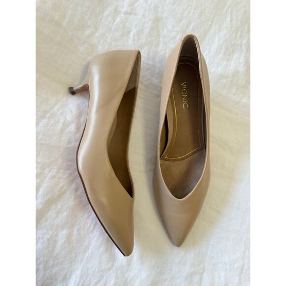 Vionic Shoes - Vionic | Women’s SZ 8.5 Wide | Josie Tan Nude Leather Point Toe Kitten Heels